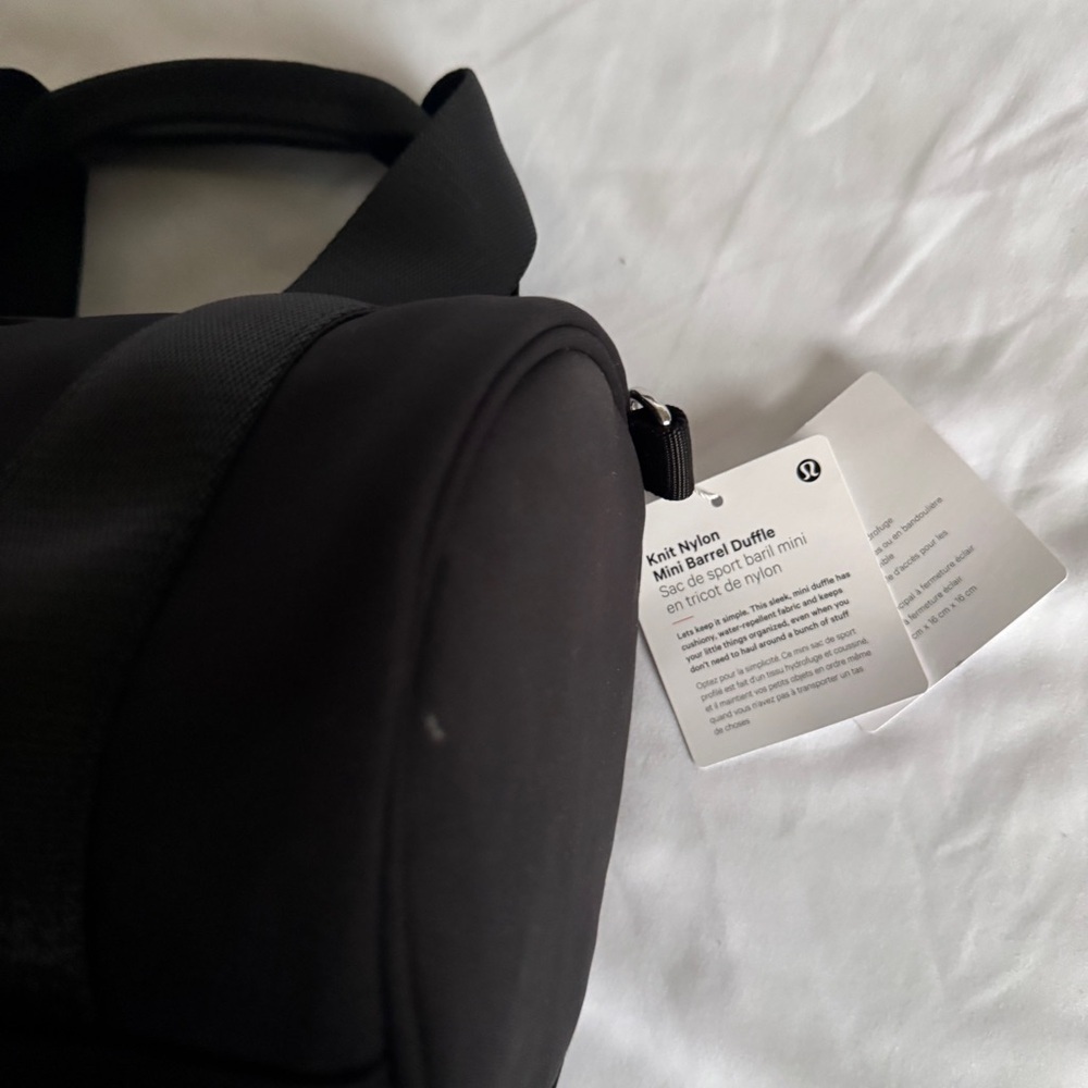🆕 Lululemon Knit Nylon Mini Barrel Duffel - Black - Picture 3 of 4